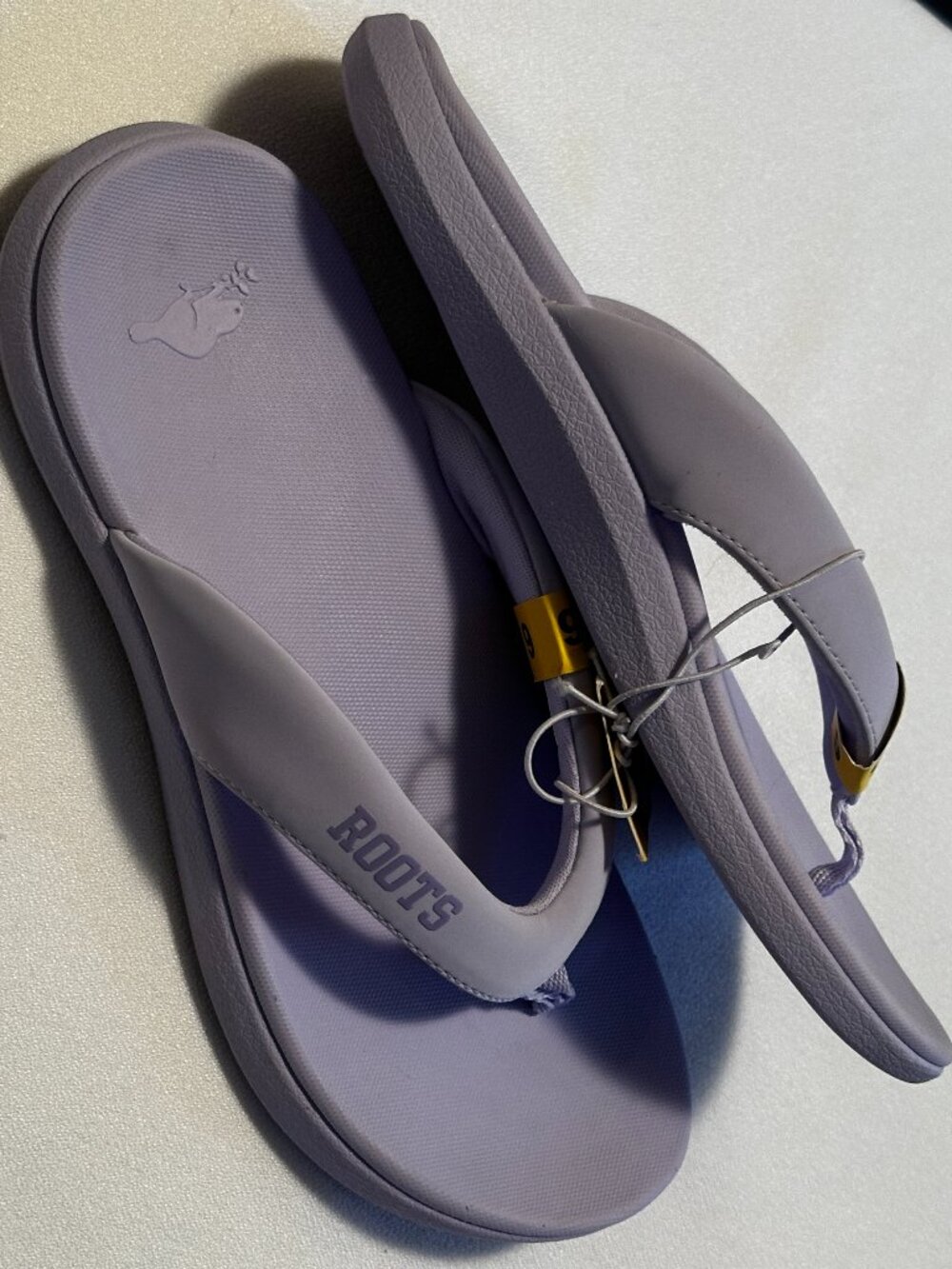 Women's Roots Cute Purple Flip Flops Size 6 NWT